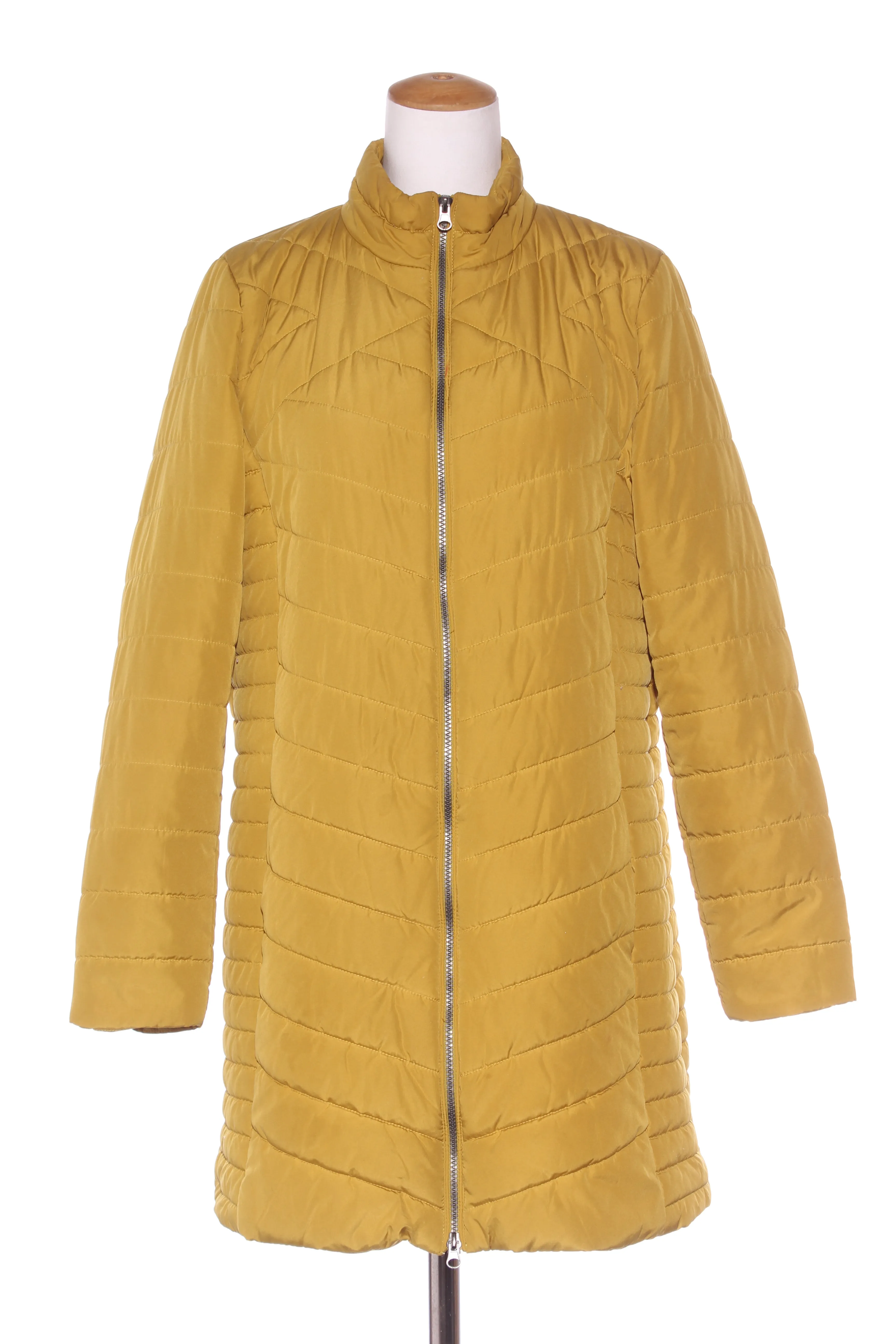 CAPTURE - Gold ochre quilted coat! 18