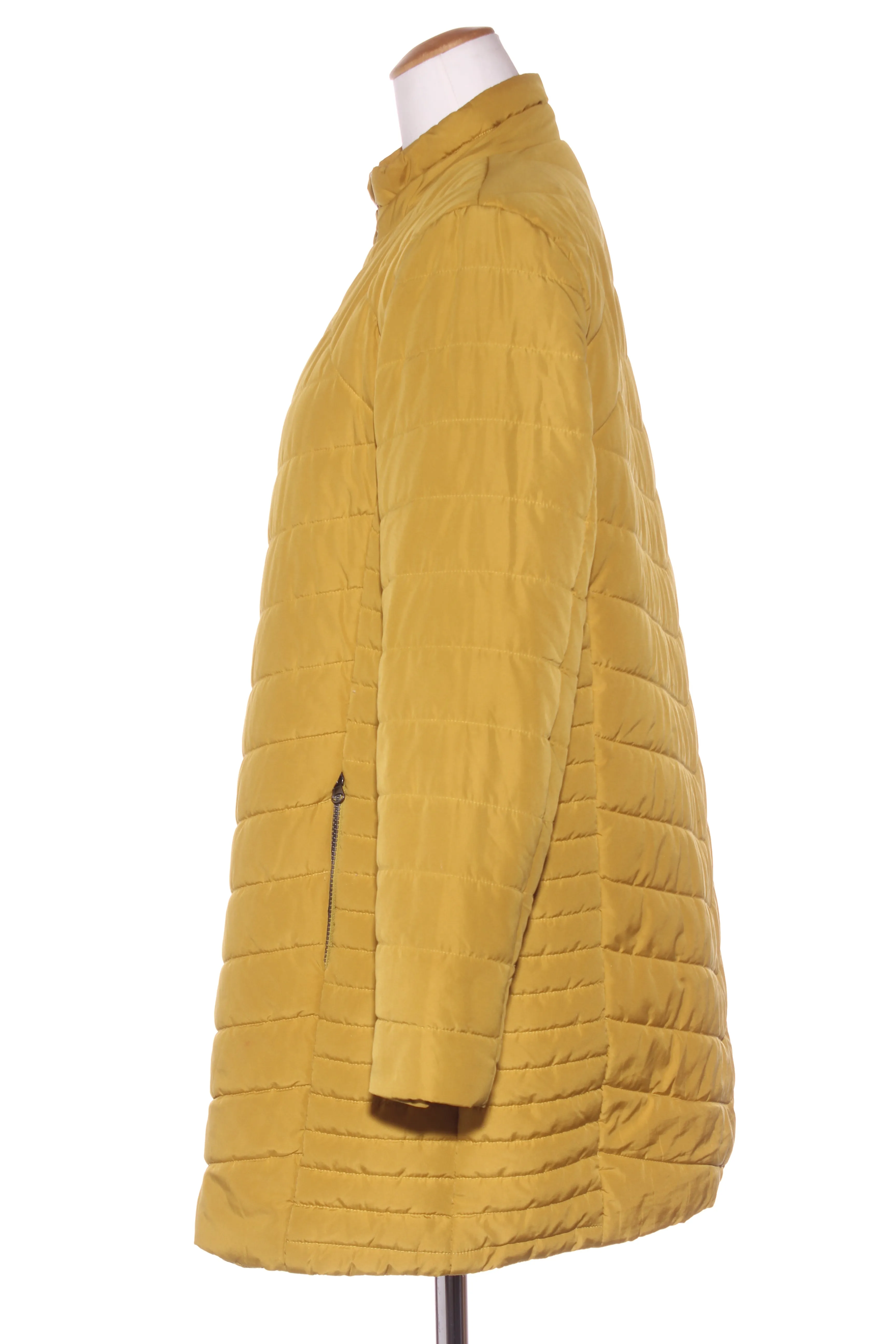 CAPTURE - Gold ochre quilted coat! 18